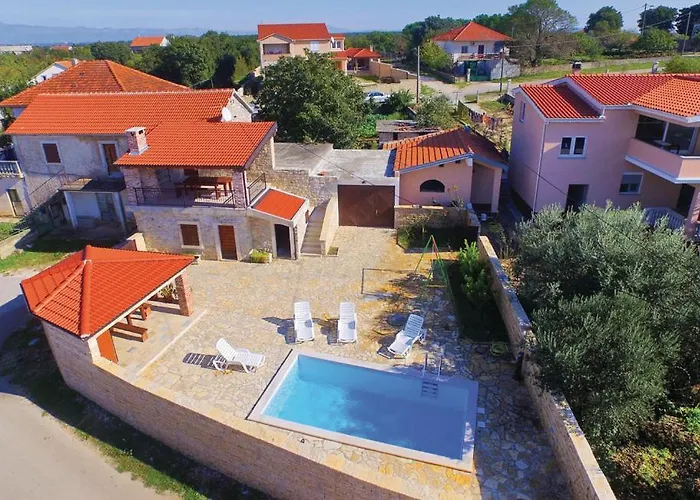 Luxury Villa Maria With Pool
