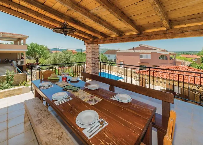 Luxury Villa Maria With Pool